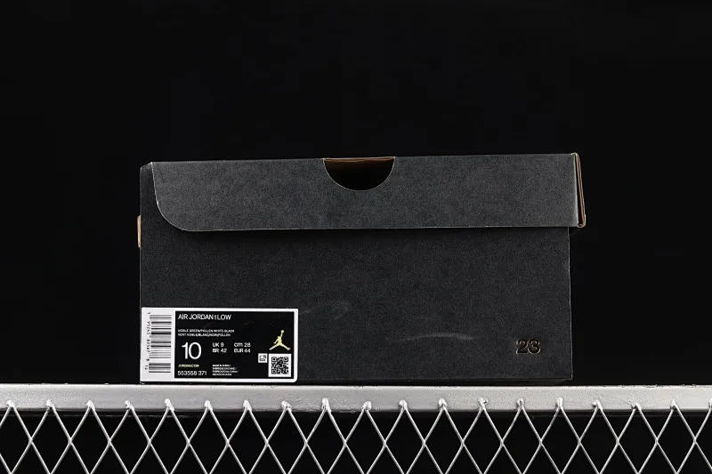 All categories Air Jordan Jordan series basketball shoes Air Jordan 1 Low G version pure original Air Jordan 1 Low AJ1 Joe 1 black and white green low-top cultural basketball shoes 553558-371